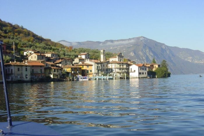 Lago d'Iseo - Montisola vista dal Traghetto per Carzano