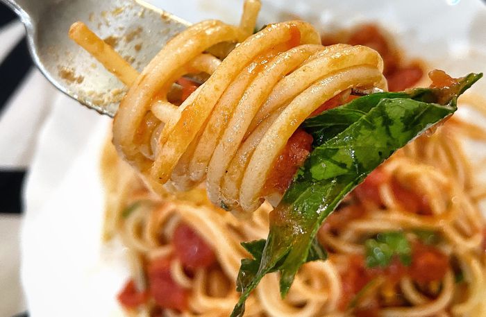 Spagetti al pomodoro e basilico