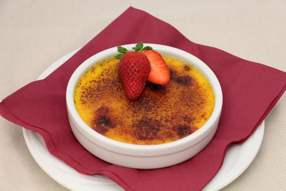 Crème brulée con cioccolato bianco e lamponi - Ristorante Nuovo Nando - Brescia