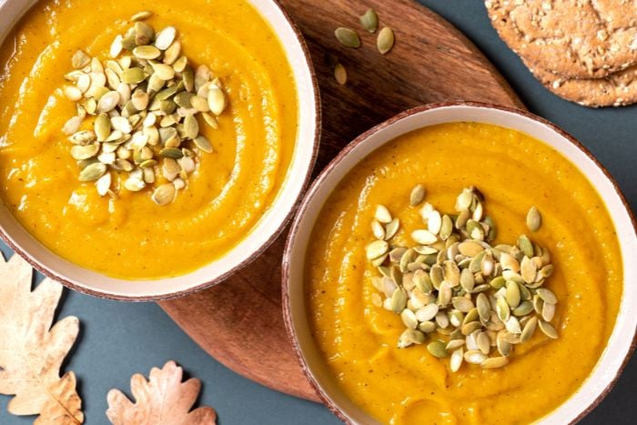 Zuppa con semi di zucca