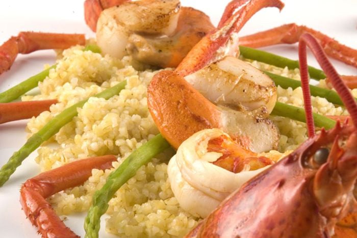 Duo di Astice e Capesante su un letto di Bulgur stufato, Asparagi e Pomodorini - Villa Calini