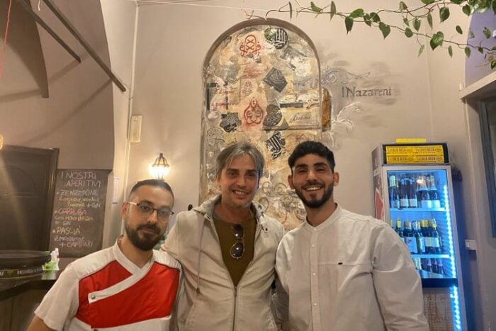 Ristorante Palestinese I Nazareni - Brescia - Diego Serino con lo staff