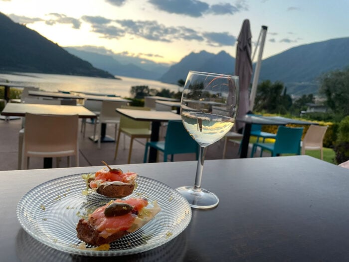 Vela Sale Marasino esterno